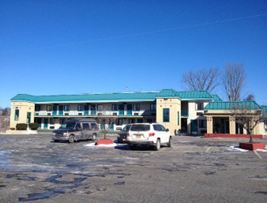 Econo Lodge Utica Exterior foto